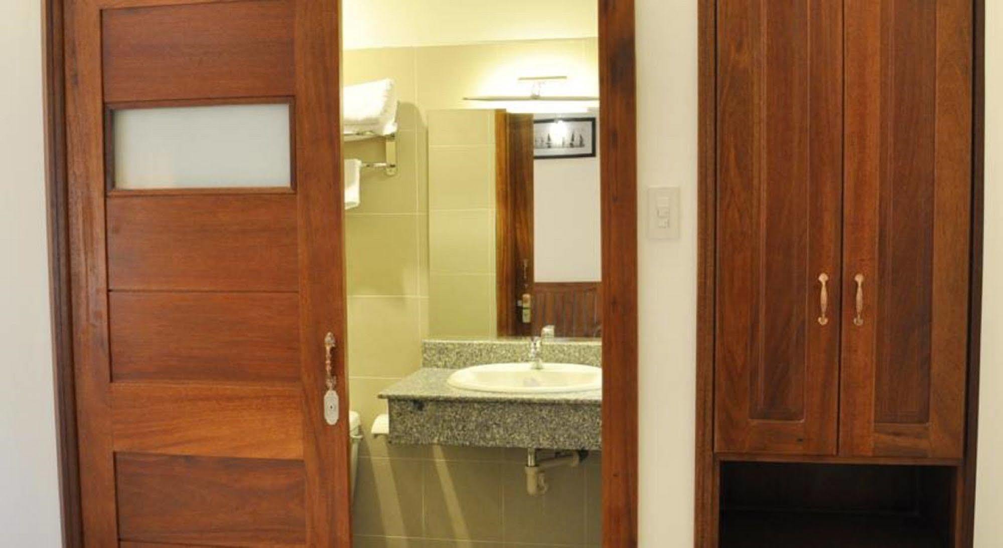 White Lion Hotel Nha Trang Extérieur photo